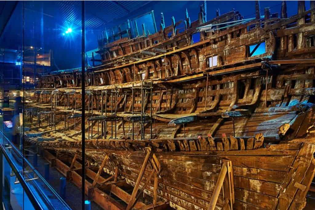 Looking through a display box at the Marie Rose which is a very old ship wreck that has been lifted out of the water and is now in a special display box.  This a very good educational childrens attractions in hampshire